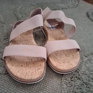 Steve Madden Tan Sandals Minimalist Design